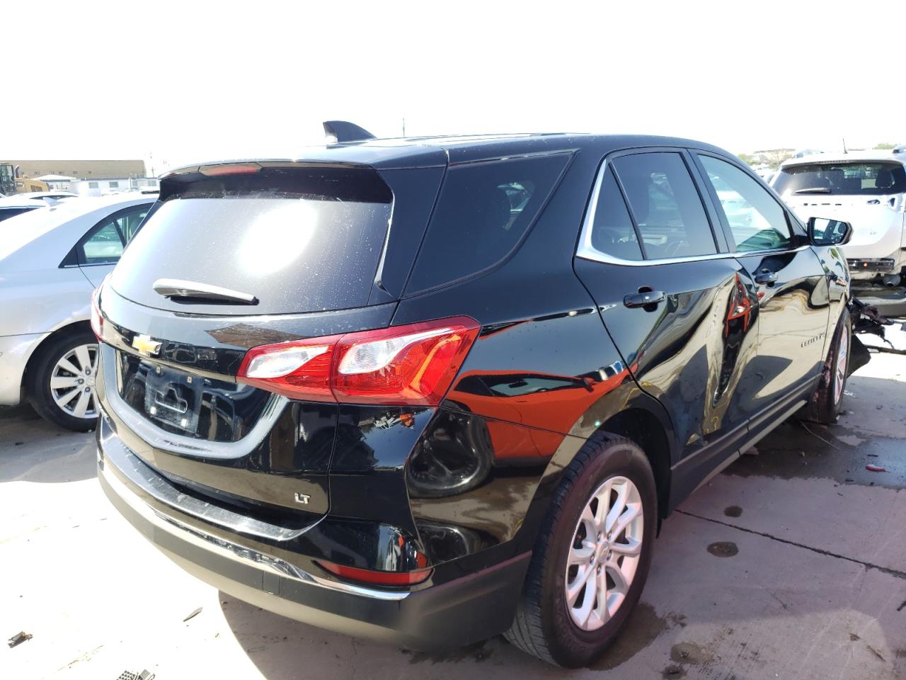 Photo 4 from auction – 2018 CHEVROLET EQUINOX LT with VIN 2GNAXJEV8J6225275