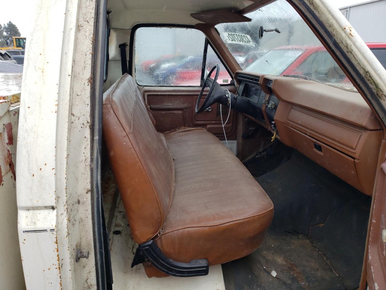 Photo 5 from auction – 1982 FORD F250 with VIN 1FTEF25E5CRA13363