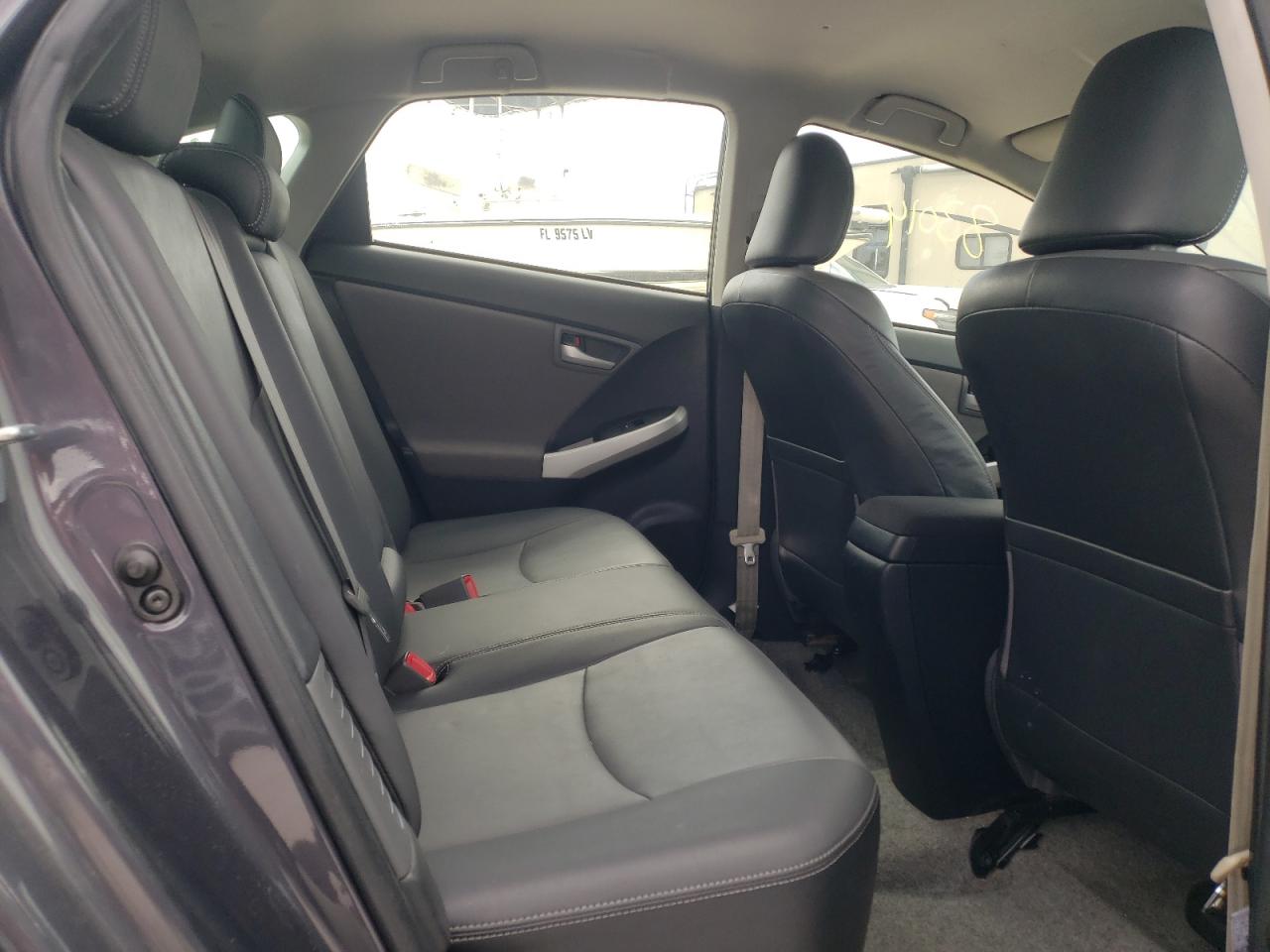 Photo 6 from auction – 2013 TOYOTA PRIUS with VIN JTDKN3DU0D1631274