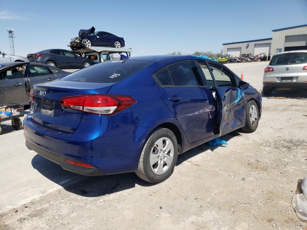 Photo 4 from auction – 2018 KIA FORTE LX with VIN 3KPFK4A71JE283881