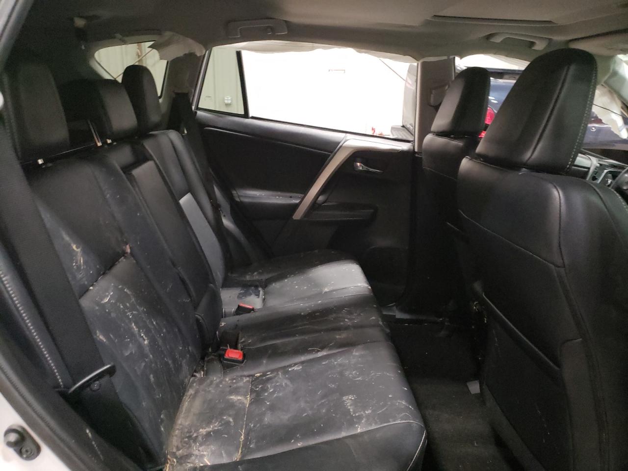 Photo 6 from auction – 2014 TOYOTA RAV4 LIMIT with VIN 2T3DFREVXEW198713