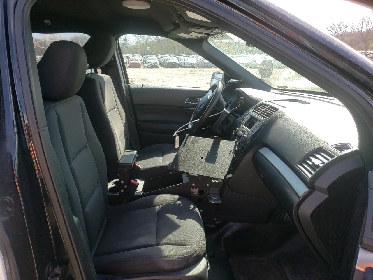 Photo 5 from auction – 2017 FORD EXPLORER P with VIN 1FM5K8AR9HGD44176
