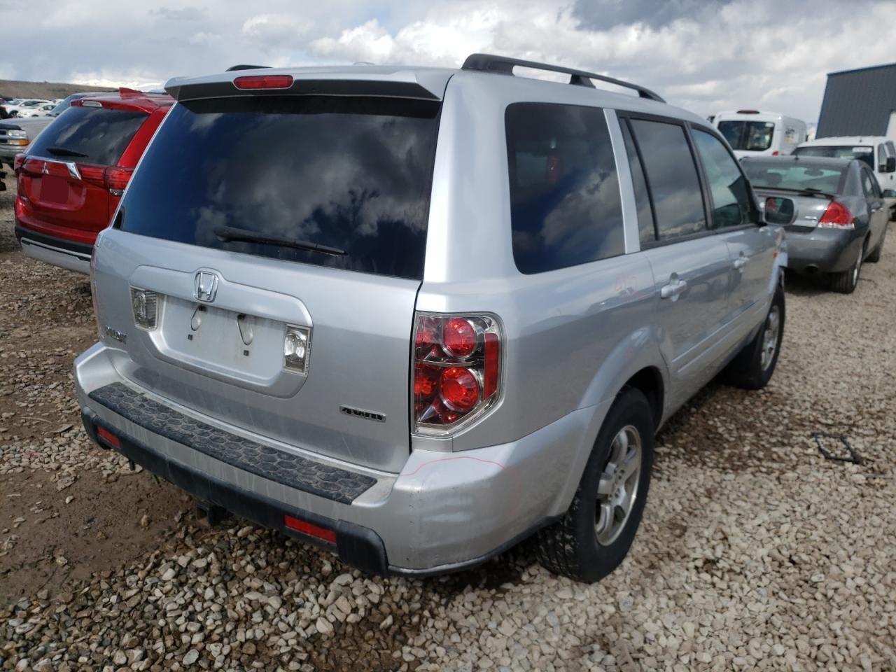Photo 4 from auction – 2006 HONDA PILOT EX with VIN 2HKYF18696H560739