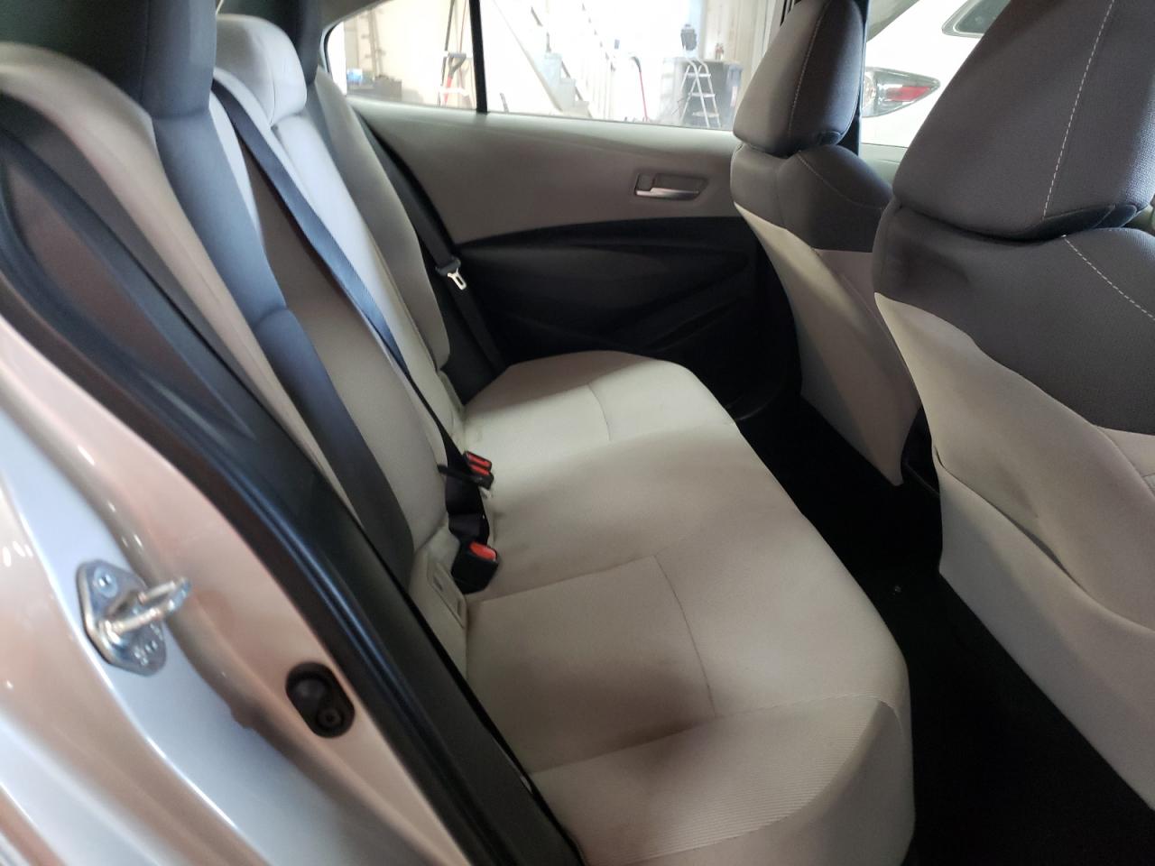 Photo 6 from auction – 2021 TOYOTA COROLLA LE with VIN 5YFEPMAE4MP178105