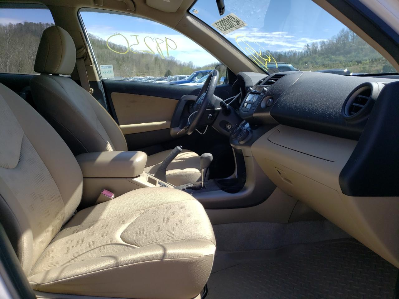 Photo 5 from auction – 2009 TOYOTA RAV4 with VIN JTMBF33V09D010680