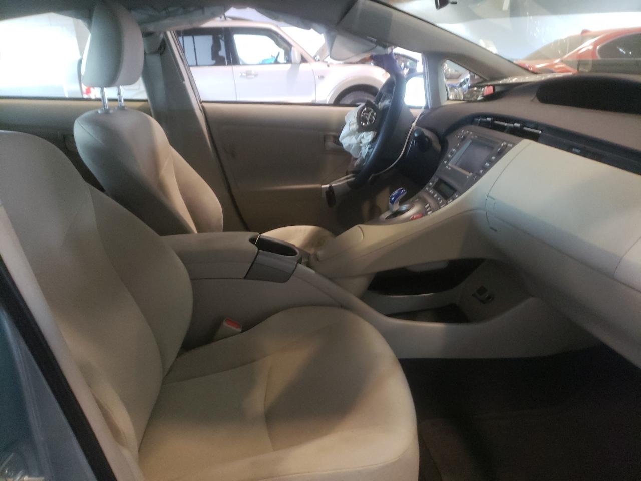 Photo 5 from auction – 2015 TOYOTA PRIUS with VIN JTDKN3DUXF1872391