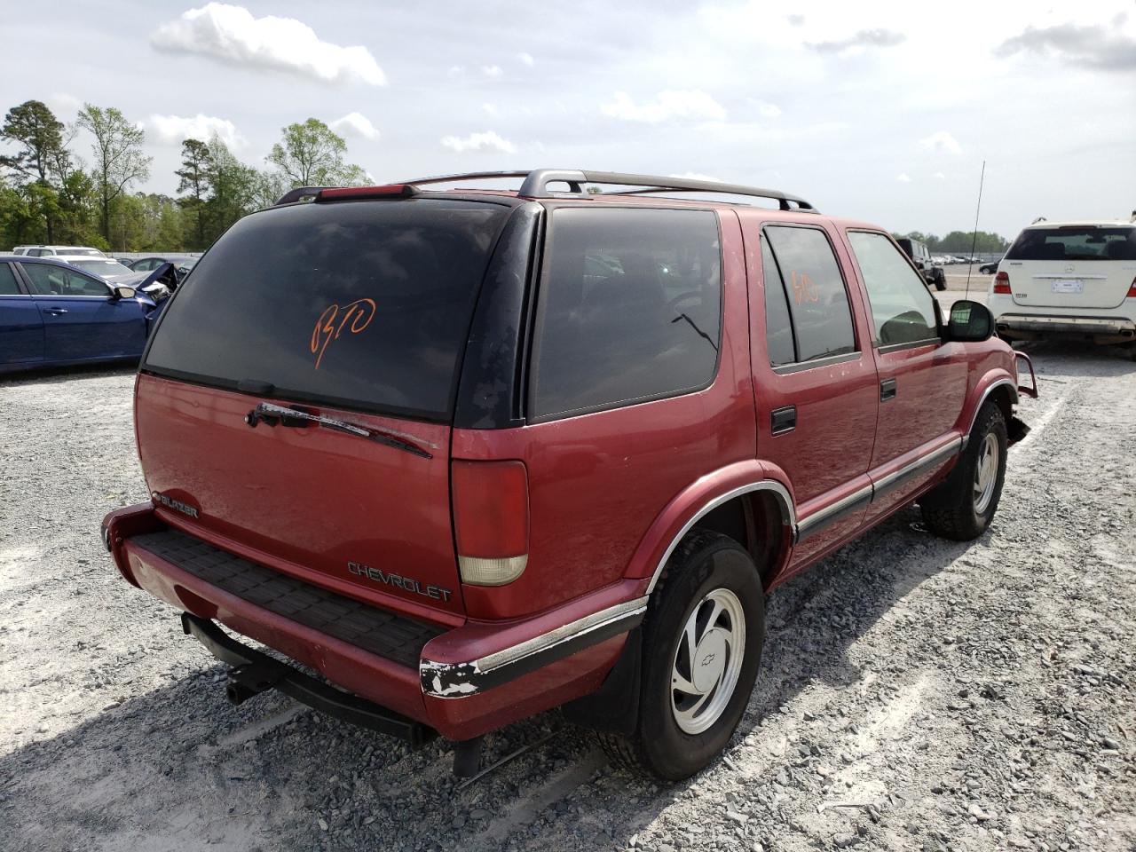 Photo 4 from auction – 1997 CHEVROLET BLAZER with VIN 1GNDT13W1V2112856