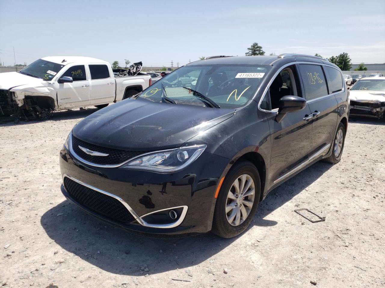 Photo 2 from auction – 2018 CHRYSLER PACIFICA T with VIN 2C4RC1BG5JR149400