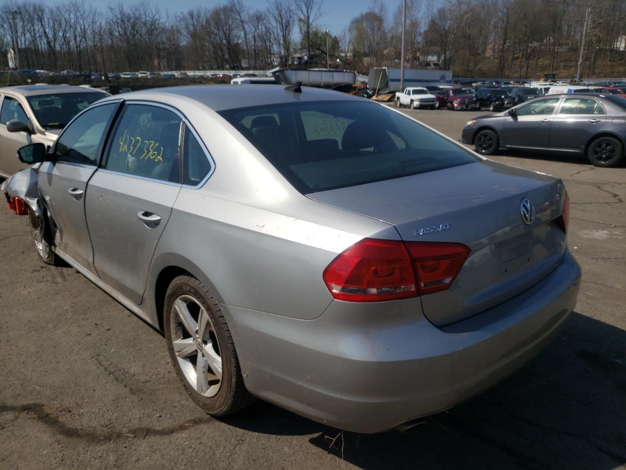 Фото 3 с аукциона – 2014 VOLKSWAGEN PASSAT SE с VIN 1VWBP7A37EC006211