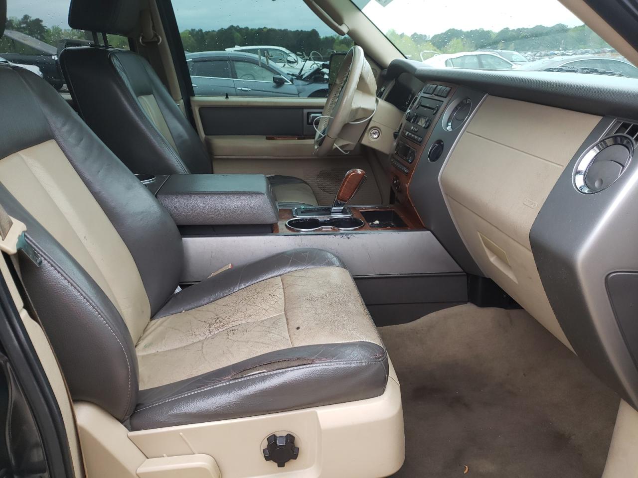 Photo 5 from auction – 2007 FORD EXPEDITION with VIN 1FMFU17547LA34615
