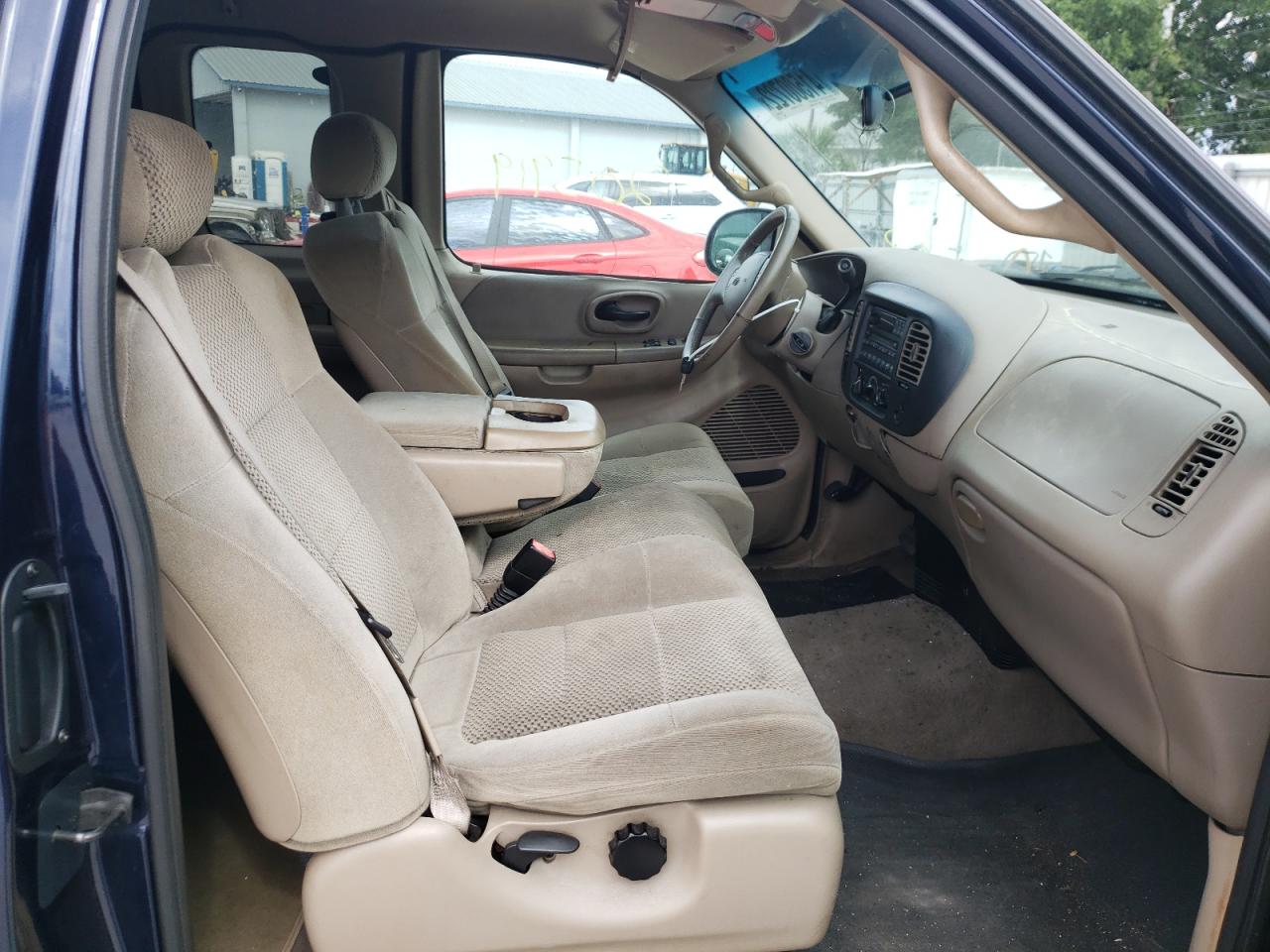 Photo 5 from auction – 2002 FORD F150 with VIN 1FTRX17W42NA69900
