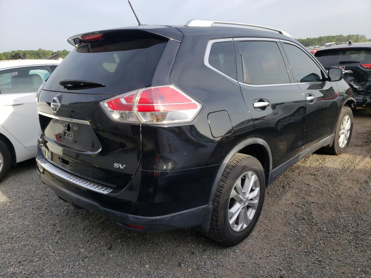 Photo 4 from auction – 2015 NISSAN ROGUE S with VIN KNMAT2MTXFP517639