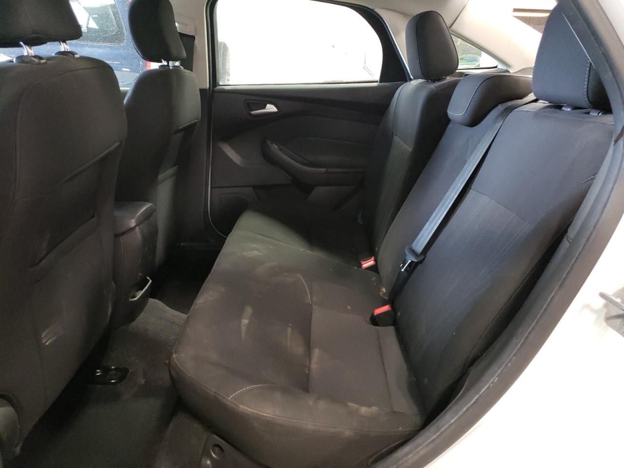 Photo 6 from auction – 2016 FORD FOCUS SE with VIN 1FADP3F21GL227218