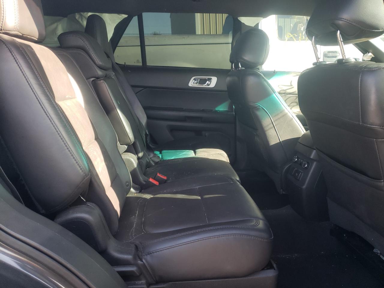 Photo 6 from auction – 2015 FORD EXPLORER L with VIN 1FM5K7F86FGB81784