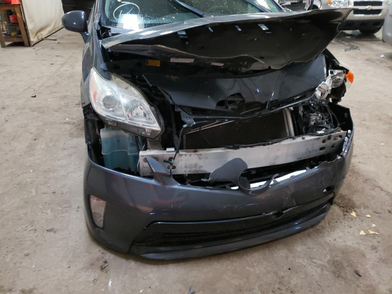 Photo 9 from auction – 2014 TOYOTA PRIUS with VIN JTDKN3DU9E1773818