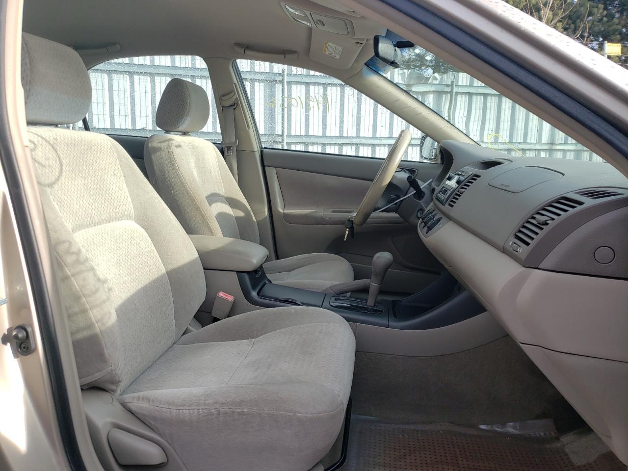 Photo 5 from auction – 2003 TOYOTA CAMRY LE with VIN JTDBF32K730100754