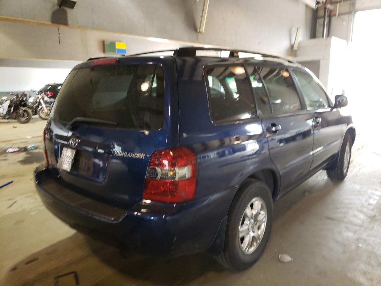 Photo 4 from auction – 2007 TOYOTA HIGHLANDER with VIN JTEDP21A170133646