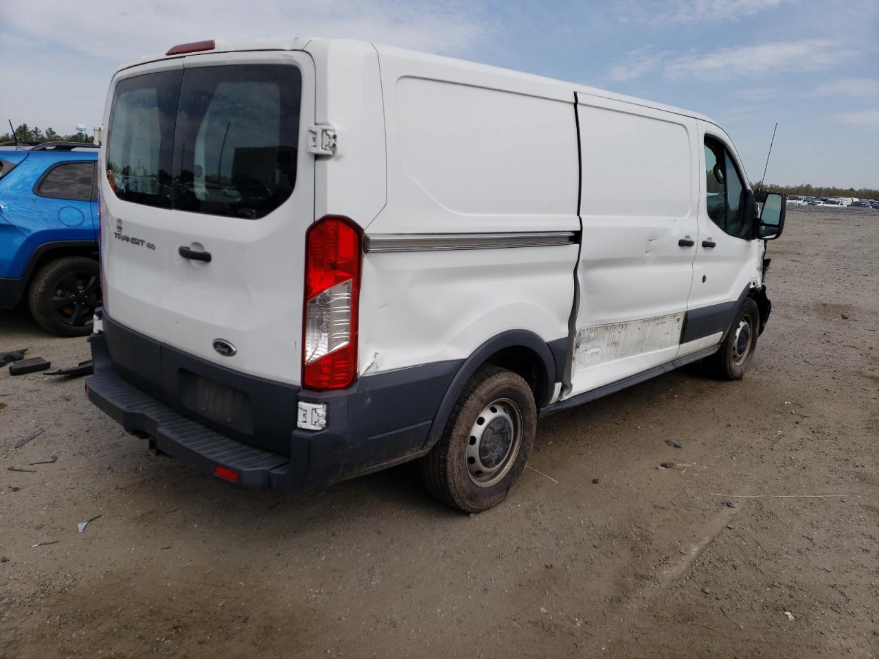 Photo 4 from auction – 2015 FORD TRANSIT T- with VIN 1FTNE1YM2FKB18214