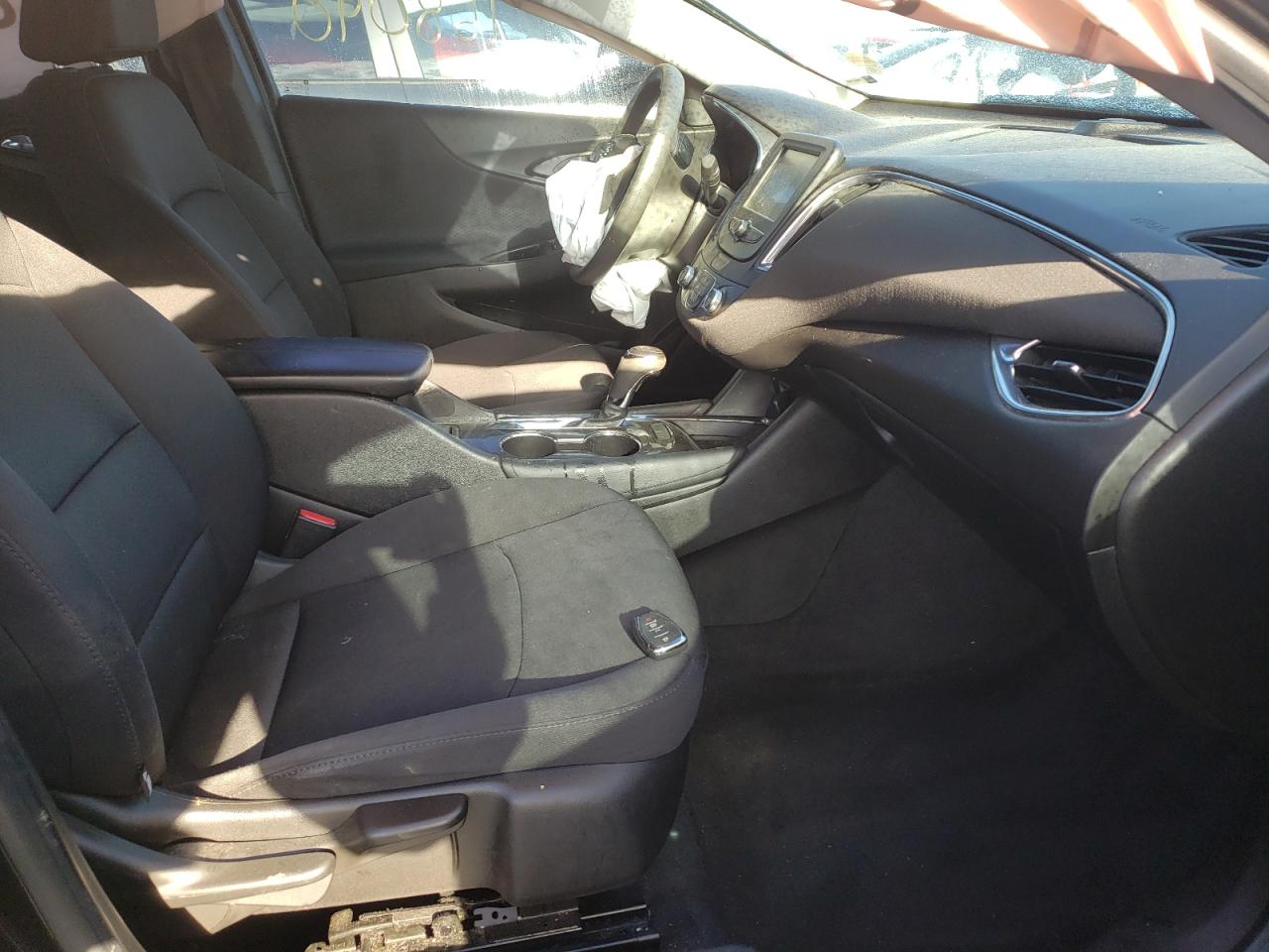 Photo 5 from auction – 2016 CHEVROLET MALIBU LT with VIN 1G1ZE5ST2GF234170