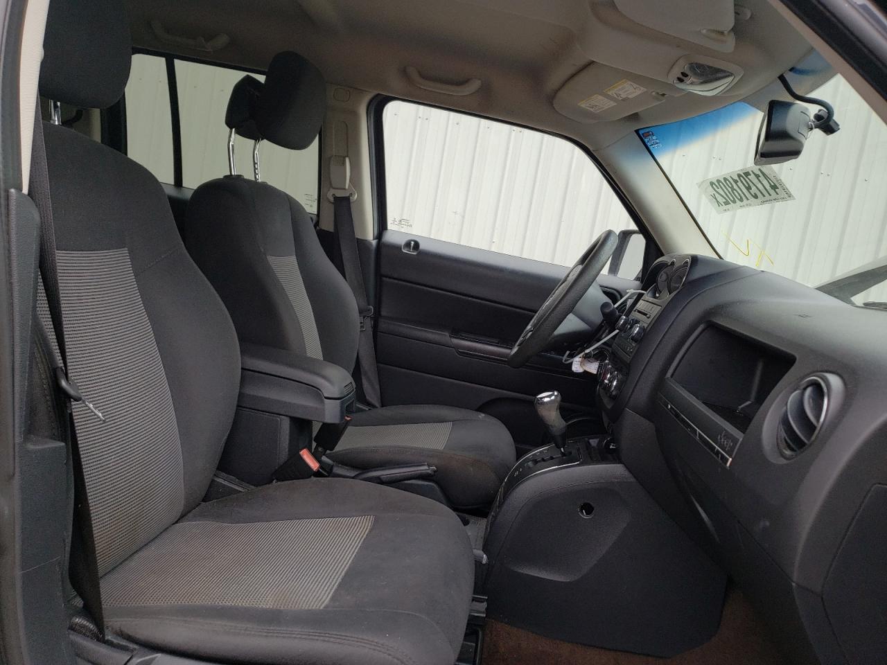 Photo 5 from auction – 2015 JEEP PATRIOT SP with VIN 1C4NJPBA1FD296231