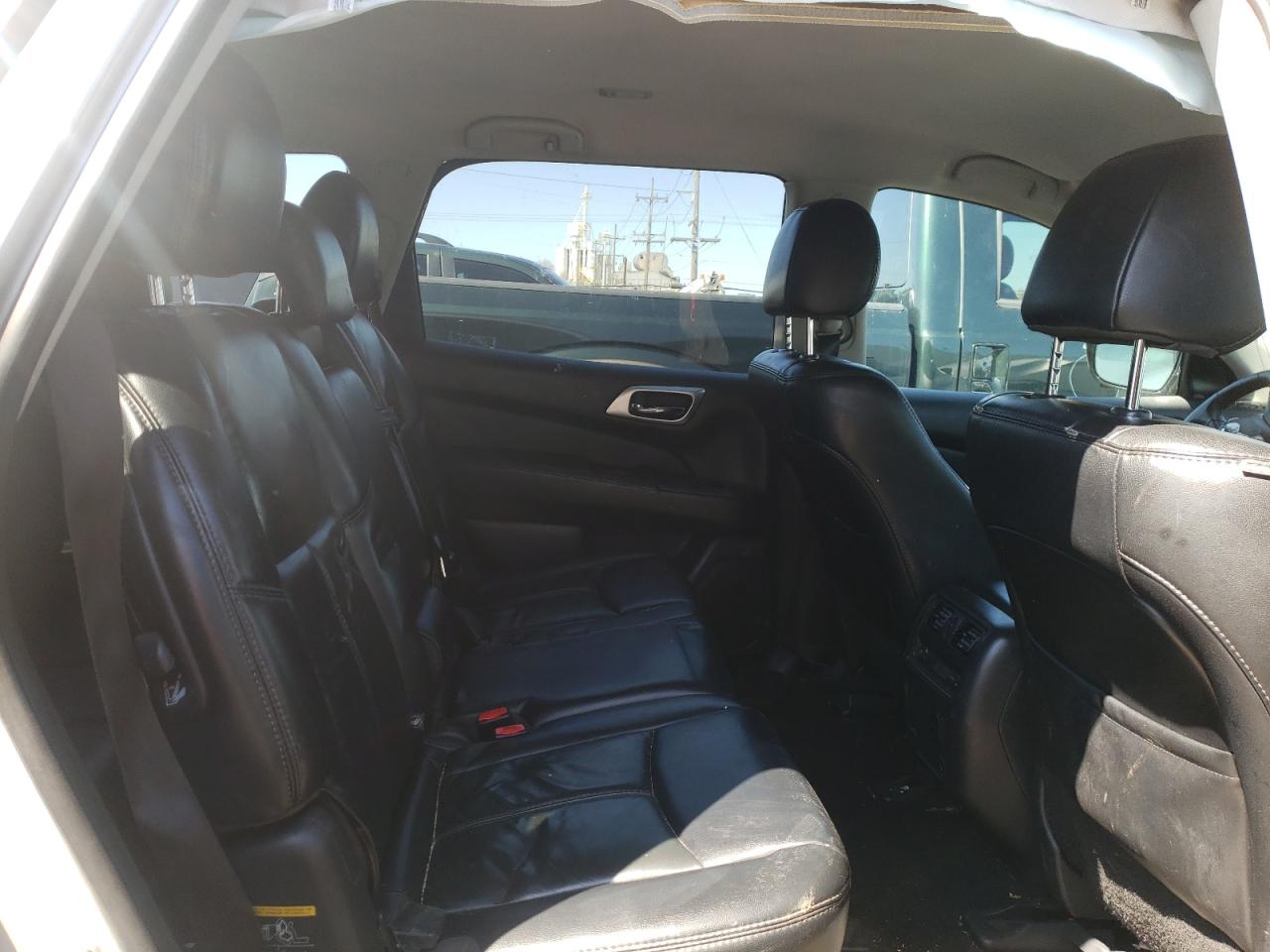 Photo 6 from auction – 2017 NISSAN PATHFINDER with VIN 5N1DR2MM3HC909307