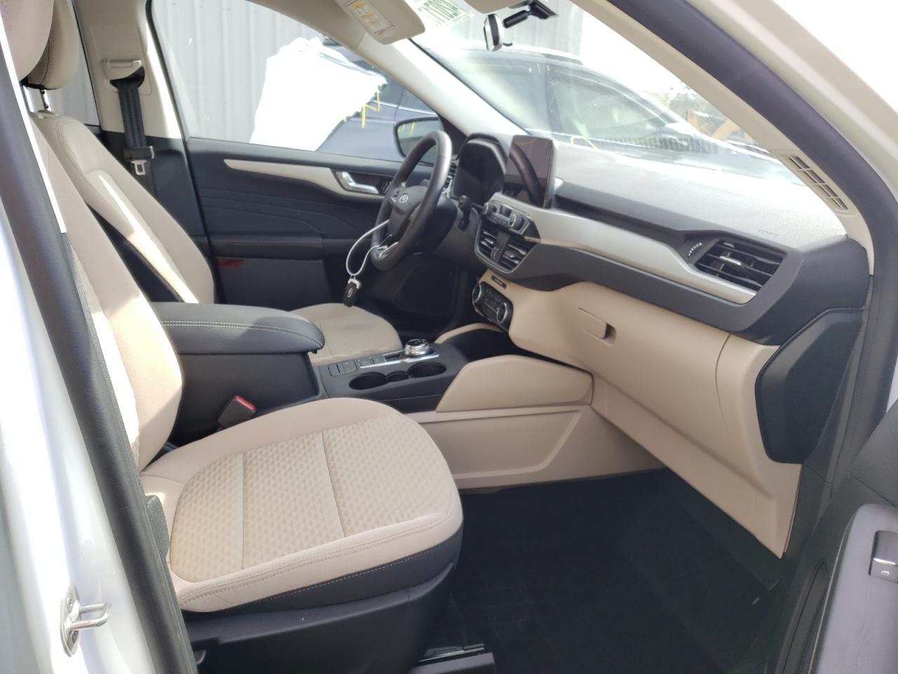 Photo 5 from auction – 2021 FORD ESCAPE SE with VIN 1FMCU0G61MUB07788