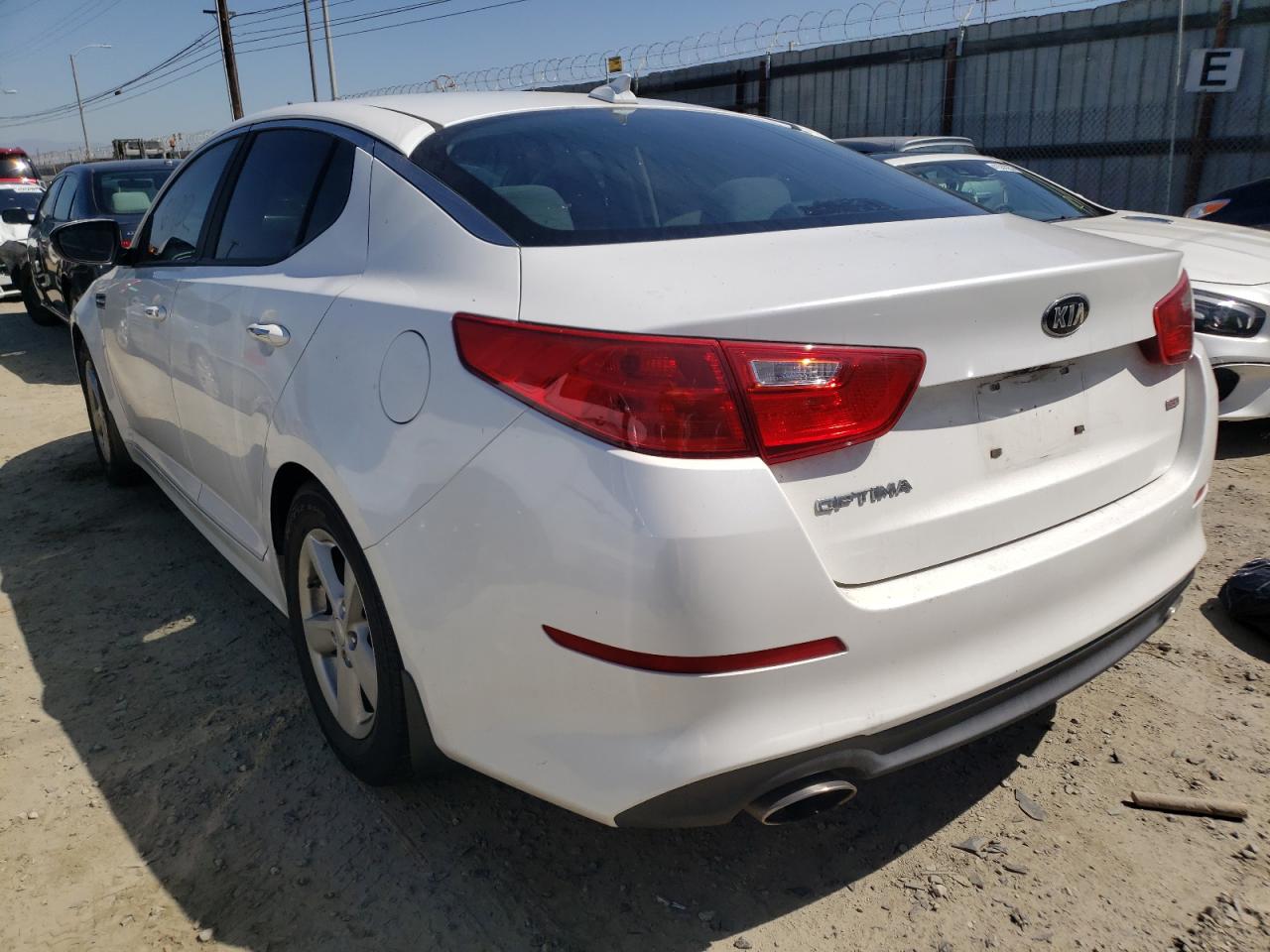 Photo 3 from auction – 2015 KIA OPTIMA LX with VIN KNAGM4A70F5654138