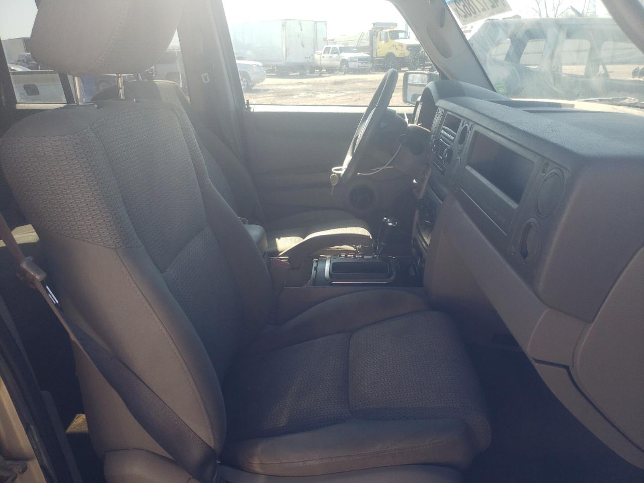 Фото 5 с аукциона – 2006 JEEP COMMANDER с VIN 1J8HG48K86C199147