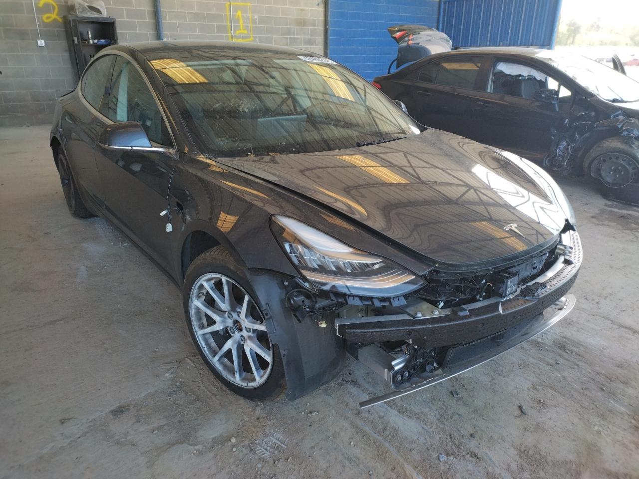 TESLA MODEL 3 2020 with VIN 5YJ3E1EB8LF635696 - Photo from auction