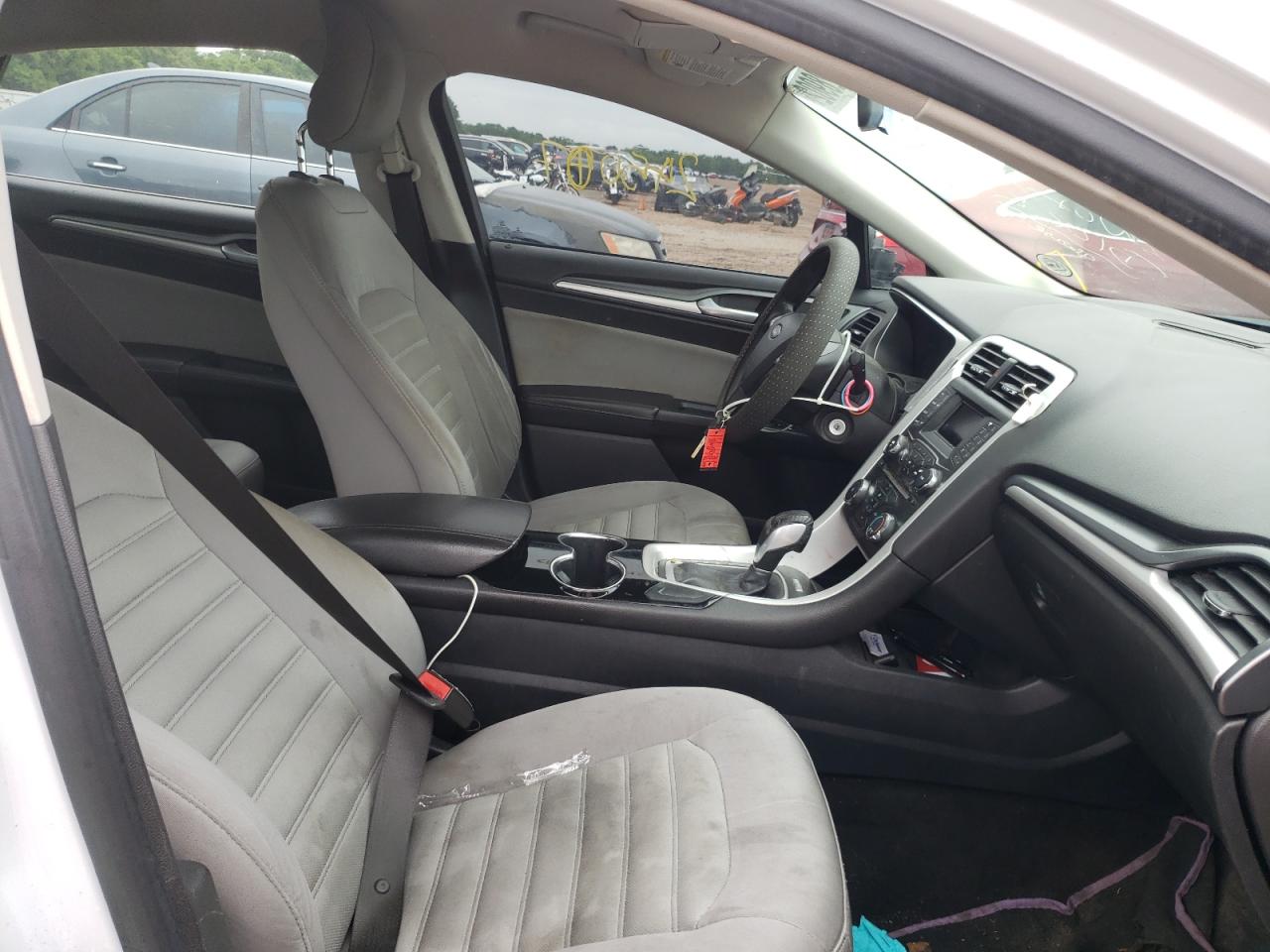 Photo 5 from auction – 2014 FORD FUSION S with VIN 1FA6P0G70E5394155