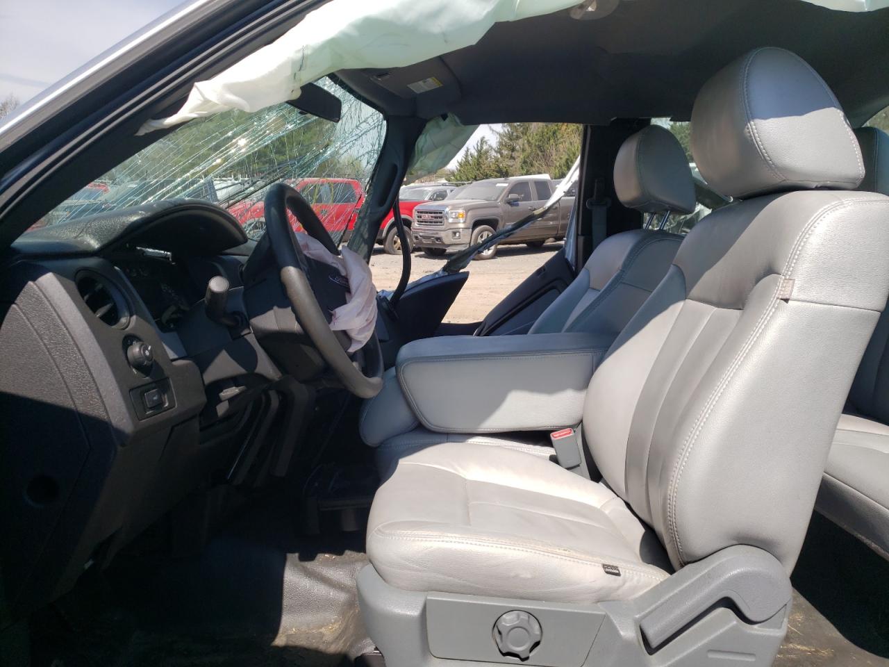 Photo 5 from auction – 2011 FORD F150 SUPER with VIN 1FTEX1CM4BFA24906