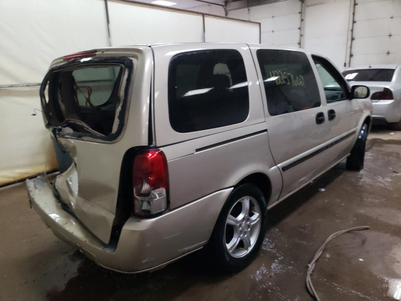 Photo 4 from auction – 2007 CHEVROLET UPLANDER L with VIN 1GNDV231X7D205435