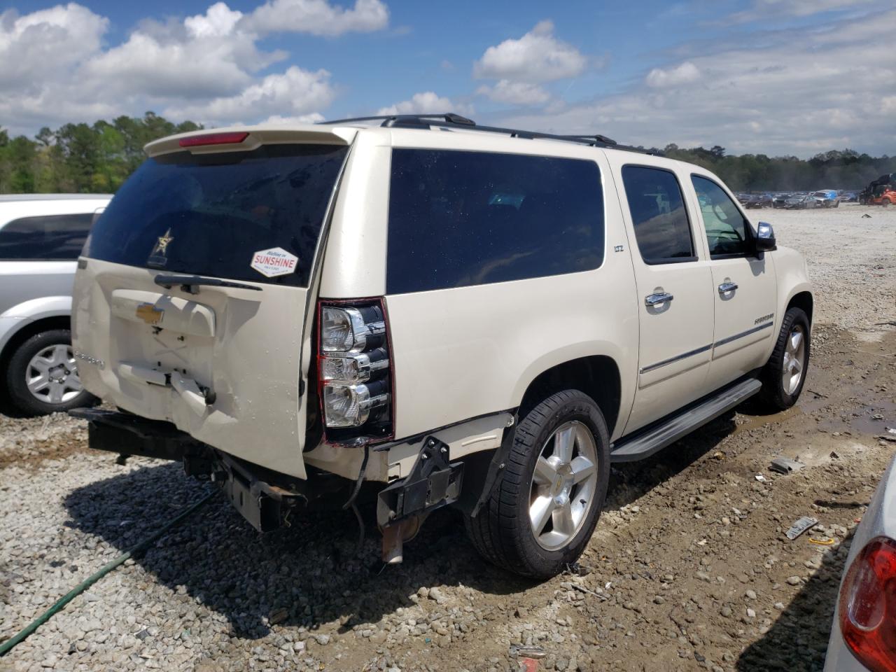 Photo 4 from auction – 2013 CHEVROLET SUBURBAN C with VIN 1GNSCKE04DR333573