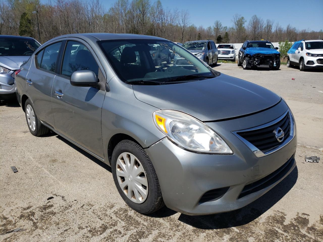 NISSAN VERSA S 2013 with VIN 3N1CN7AP1DL889910 - Photo from auction