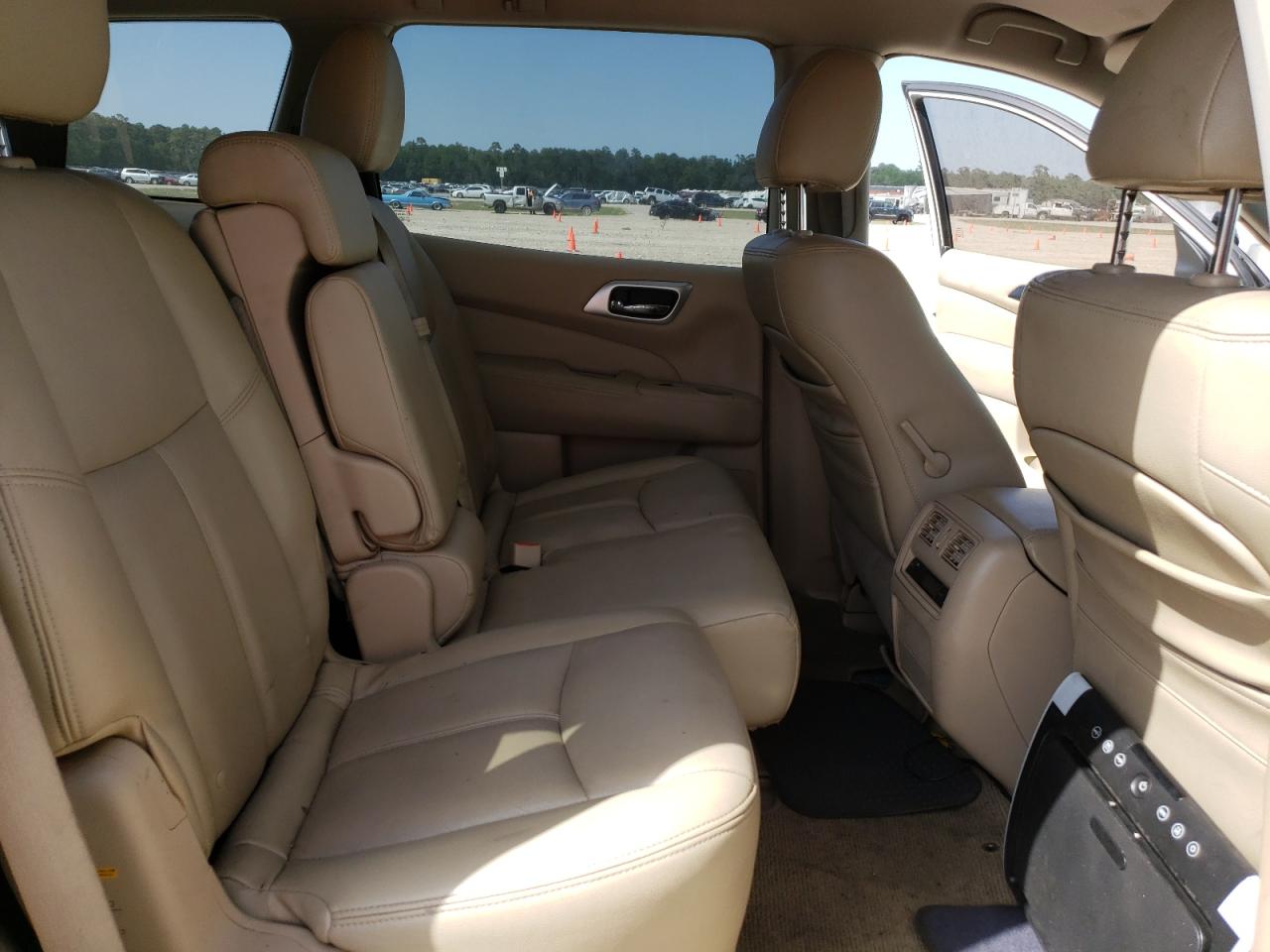 Photo 6 from auction – 2013 NISSAN PATHFINDER with VIN 5N1AR2MNXDC651096