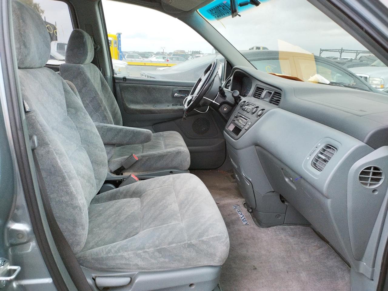 Photo 5 from auction – 2002 HONDA ODYSSEY EX with VIN 5FNRL18602B020928