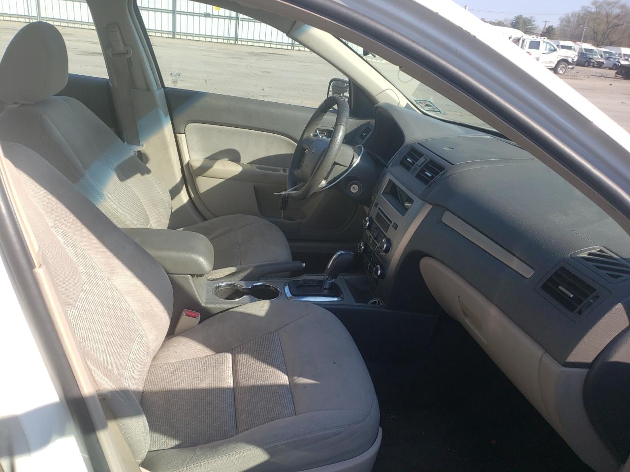 Photo 5 from auction – 2010 FORD FUSION SE with VIN 3FAHP0HA2AR332802