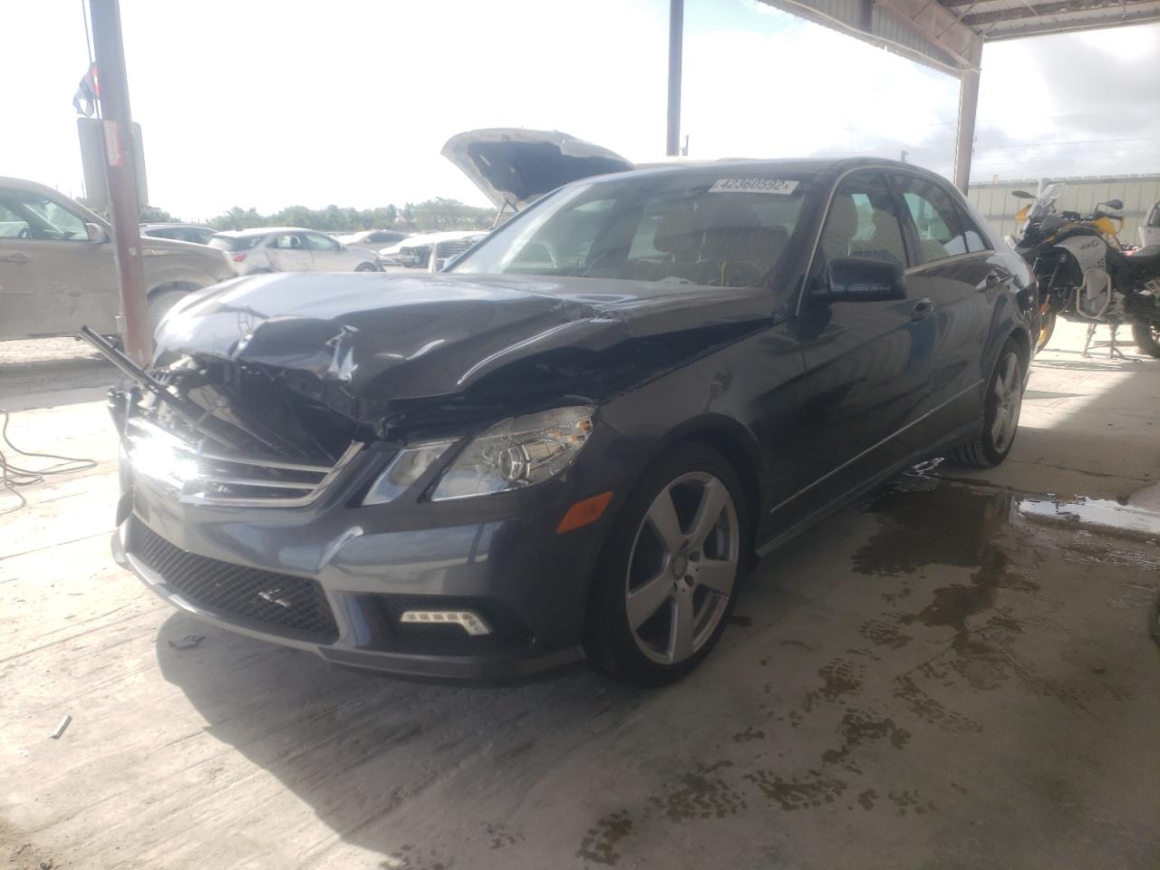 Photo 2 from auction – 2011 MERCEDES-BENZ E 350 4MAT with VIN WDDHF8HB1BA313101