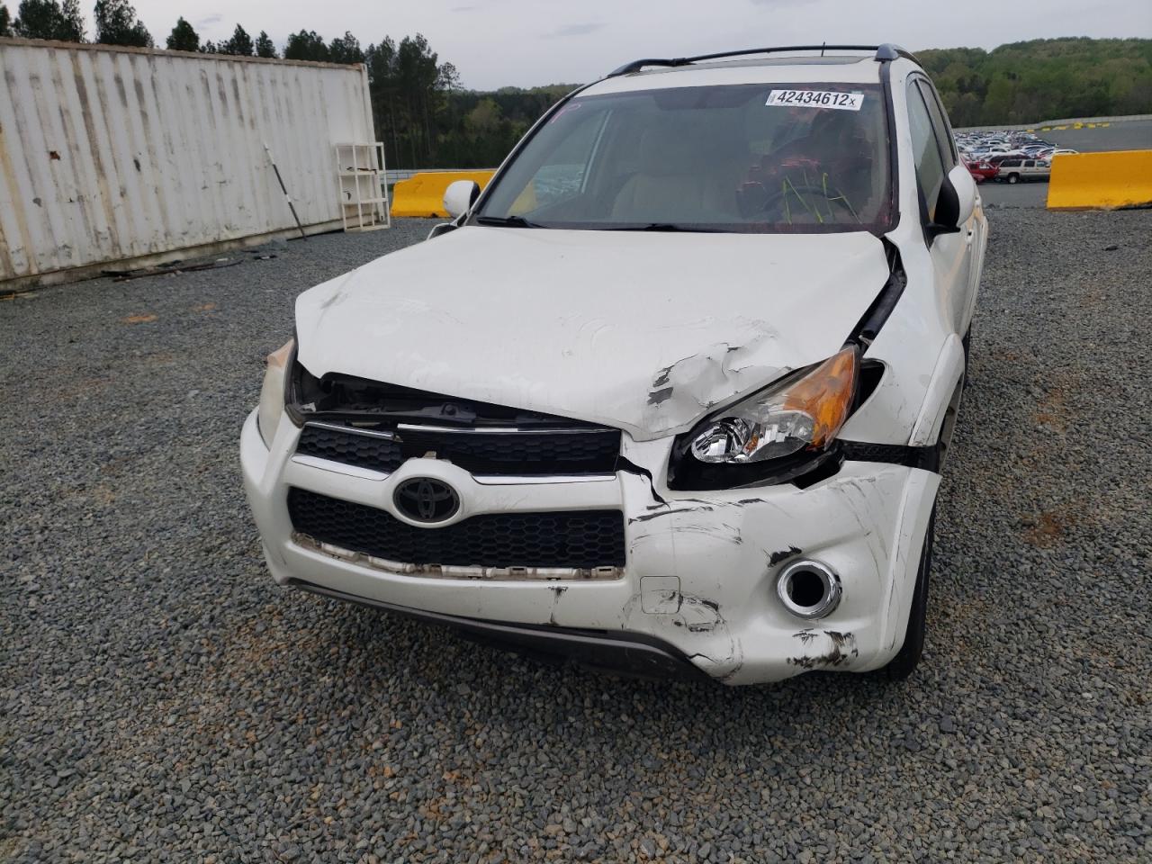 Photo 9 from auction – 2012 TOYOTA RAV4 LIMIT with VIN 2T3YF4DV2CW153932