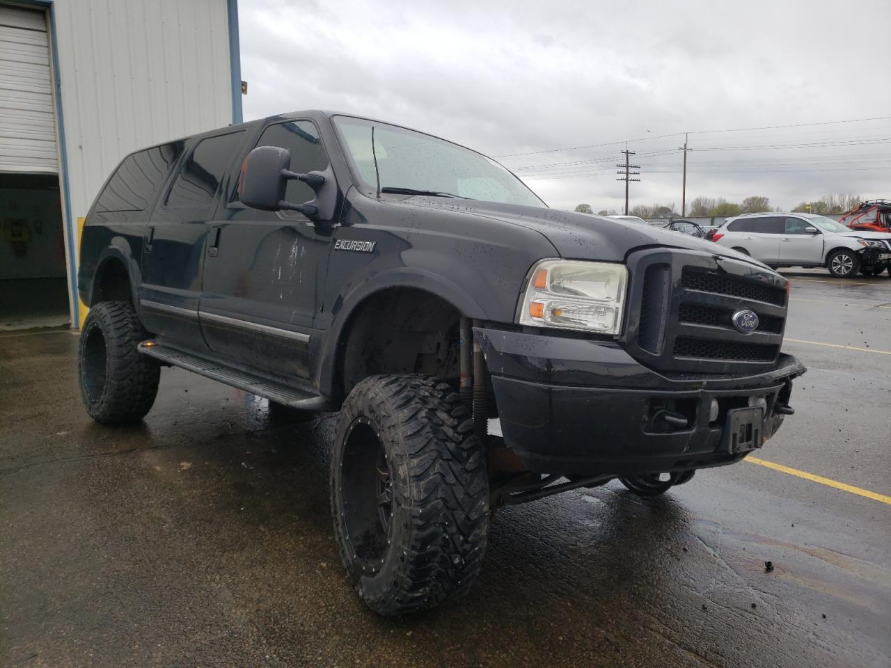 FORD EXCURSION 2005 with VIN 1FMSU43P65ED44449 - Photo from auction