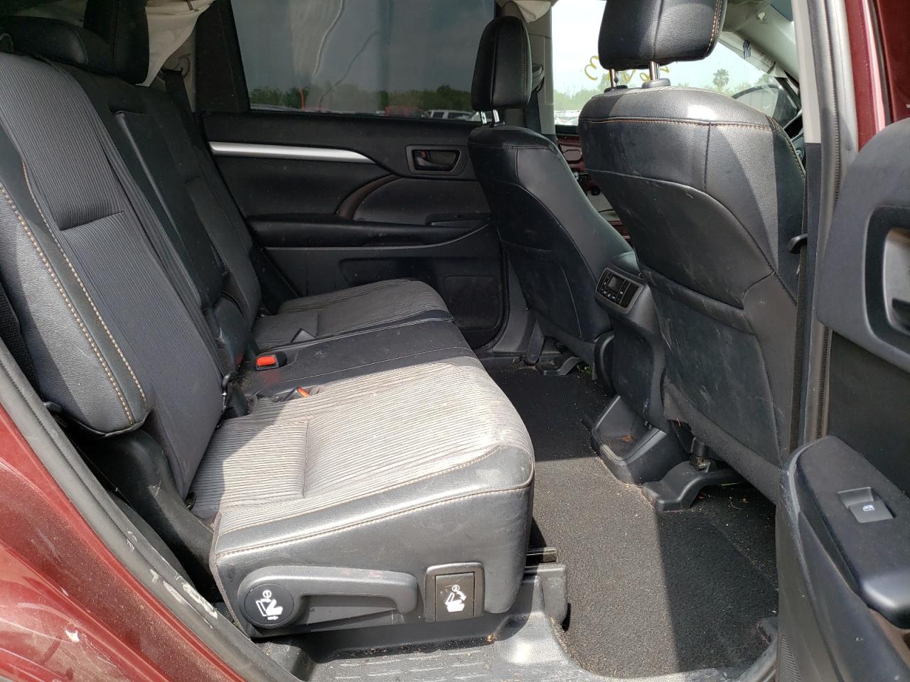 Photo 6 from auction – 2019 TOYOTA HIGHLANDER with VIN 5TDZZRFH9KS369518
