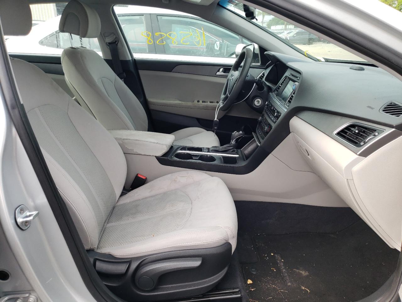 Photo 5 from auction – 2016 HYUNDAI SONATA SE with VIN 5NPE24AF8GH352945