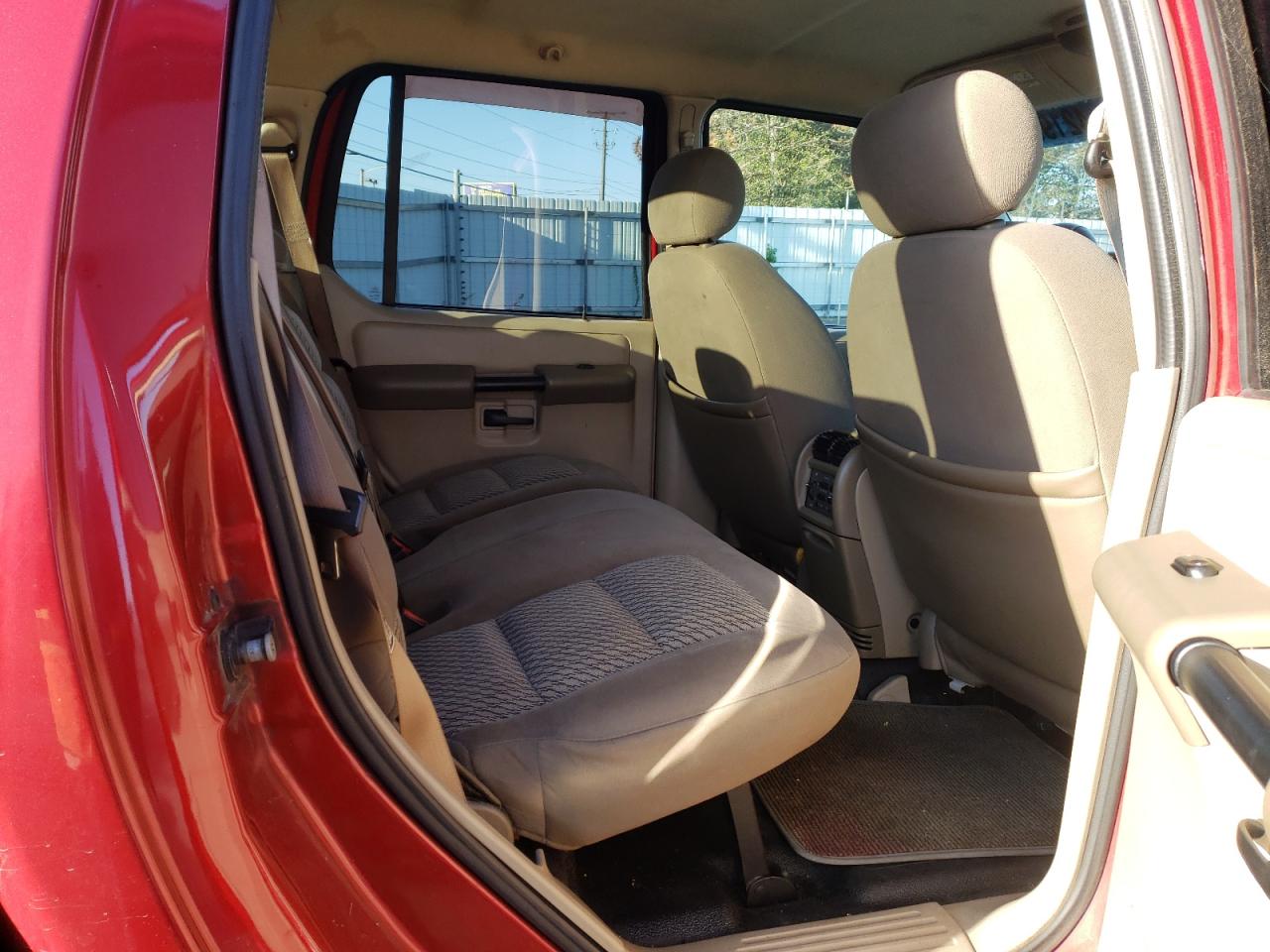 Photo 6 from auction – 2003 FORD EXPLORER S with VIN 1FMZU67E43UB81256