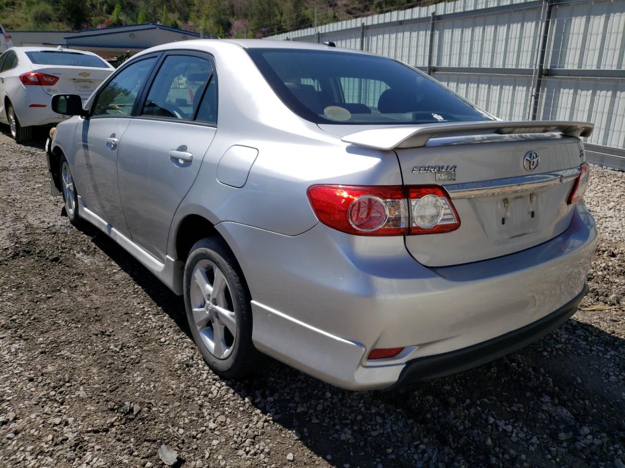 Photo 3 from auction – 2011 TOYOTA COROLLA S with VIN 2T1BU4EE7BC747094