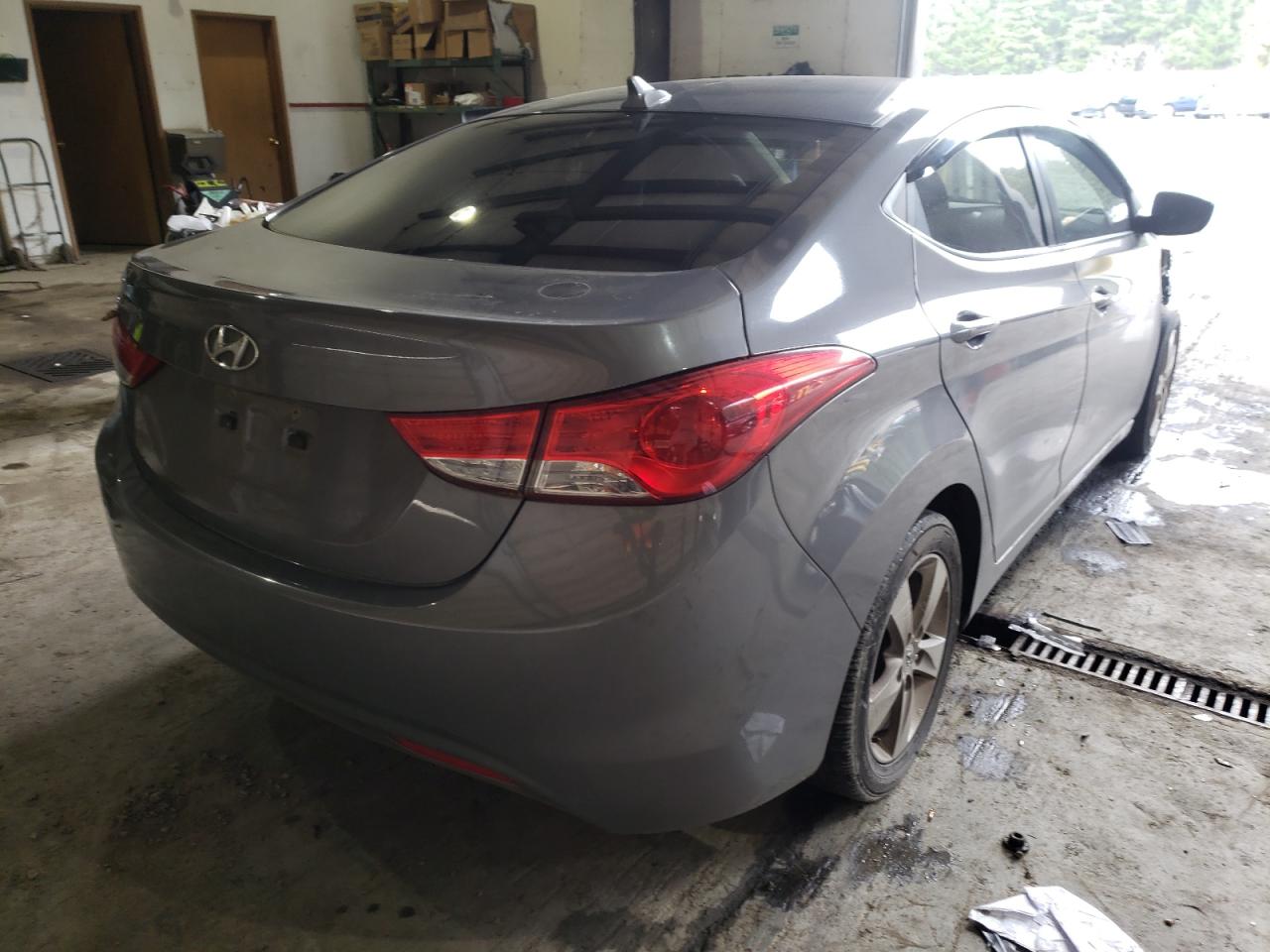 Photo 4 from auction – 2011 HYUNDAI ELANTRA GL with VIN 5NPDH4AE2BH036855