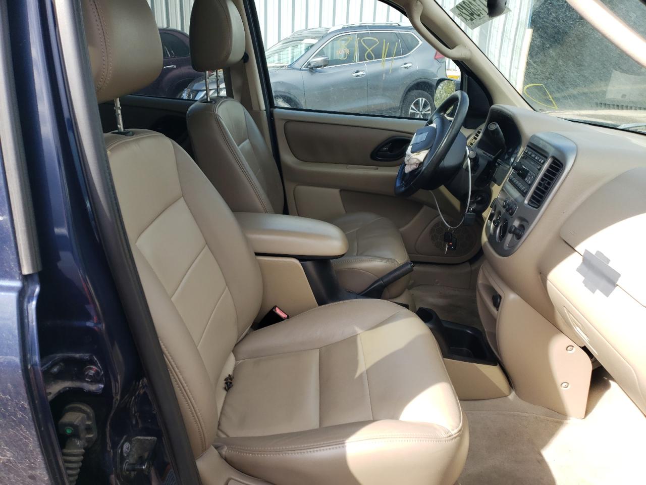 Photo 5 from auction – 2003 FORD ESCAPE LIM with VIN 1FMCU941X3KE10382