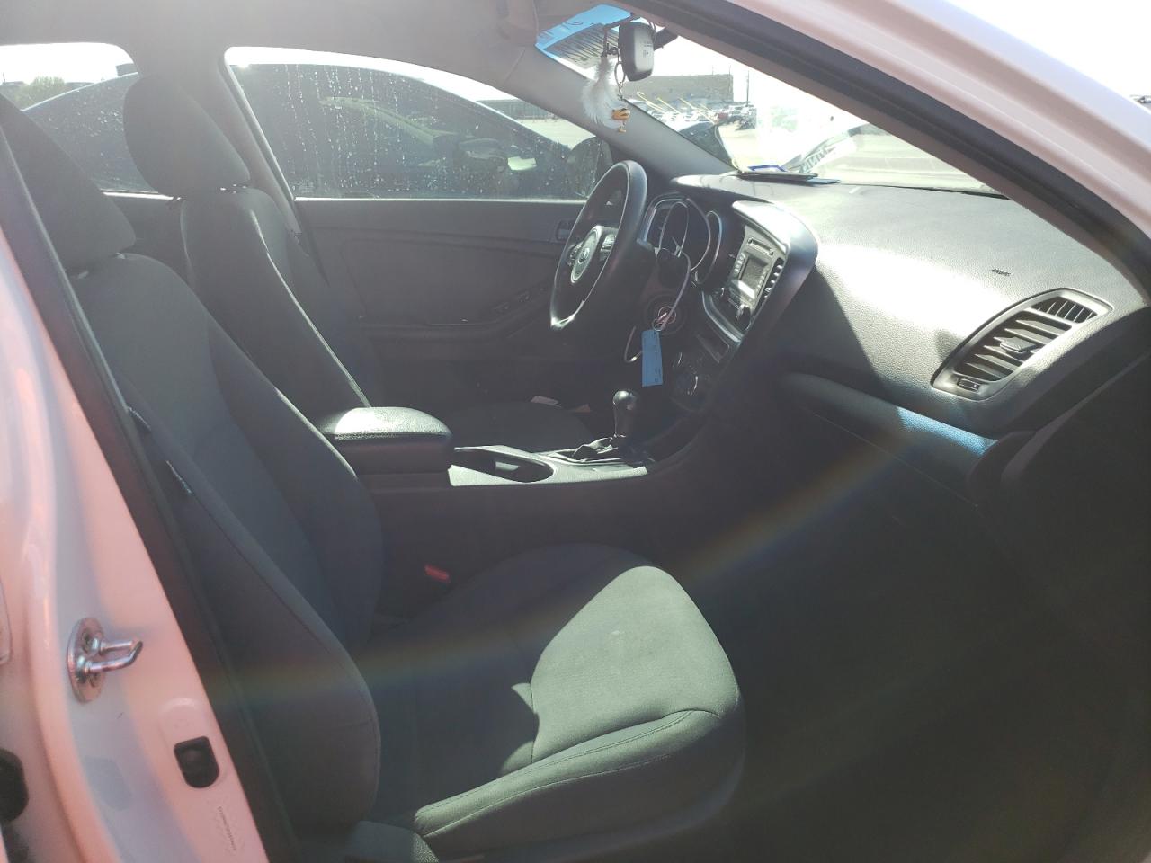 Photo 5 from auction – 2015 KIA OPTIMA LX with VIN 5XXGM4A70FG494616