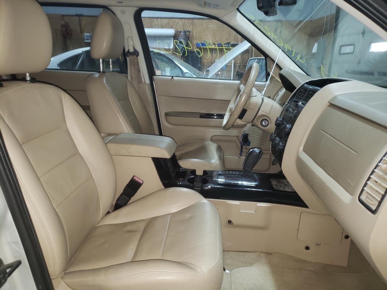 Photo 5 from auction – 2008 FORD ESCAPE LIM with VIN 1FMCU94148KA05478