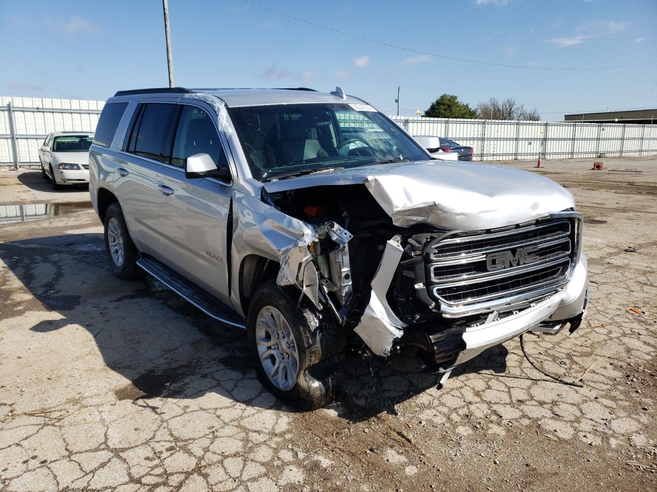 GMC YUKON SLT 2017 with VIN 1GKS2BKC2HR375874 - Photo from auction