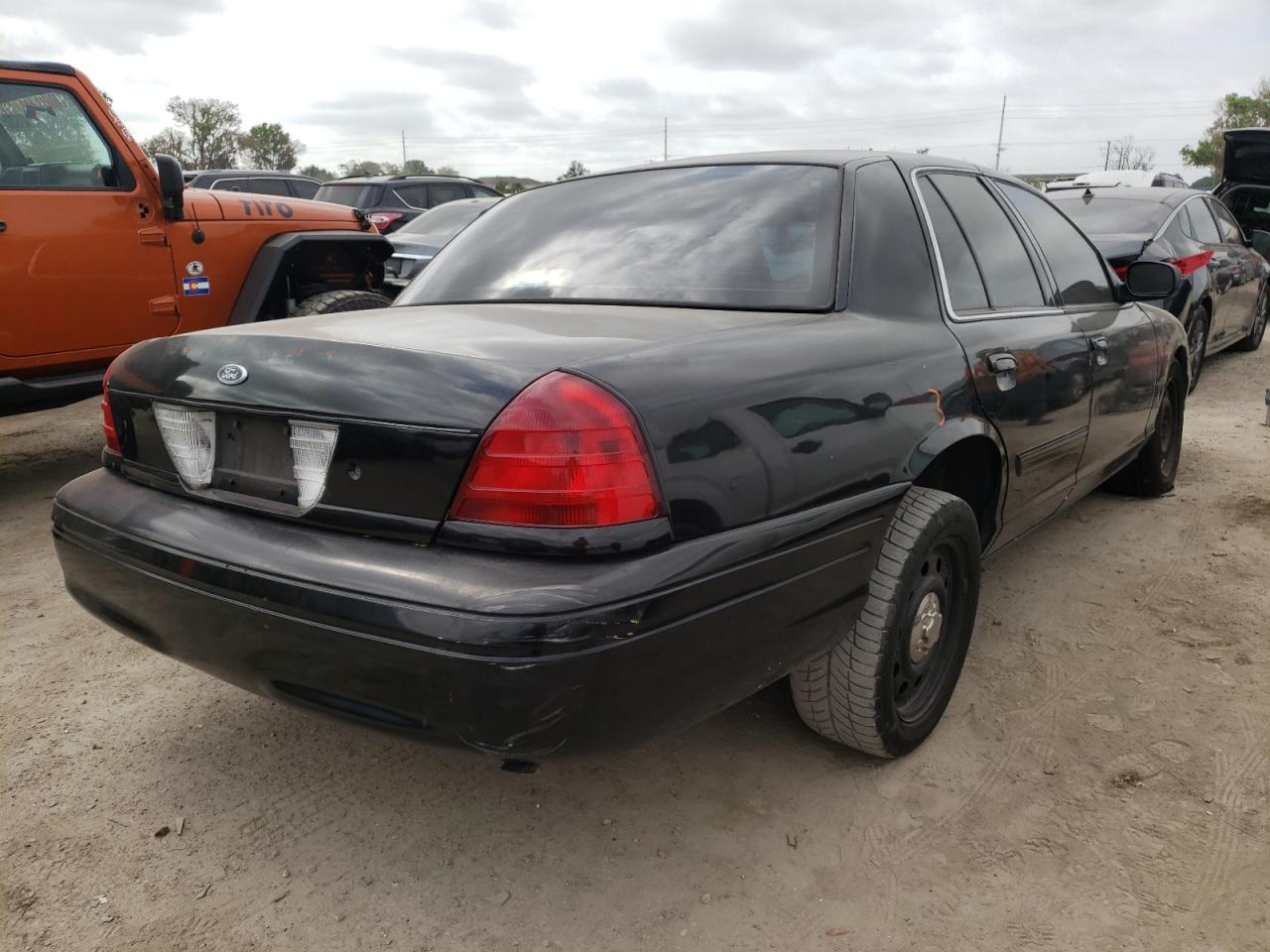 Photo 4 from auction – 2011 FORD CROWN VICT with VIN 2FABP7BV4BX135384